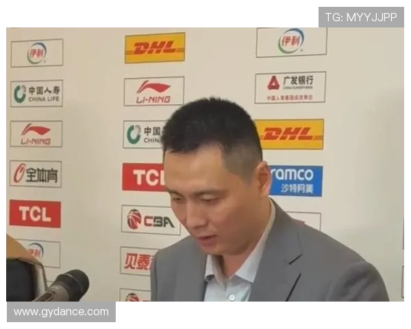 卢伟本携张镇麟亮相发布会却遭告知无缘核心位置引热议篮球圈关注 卢伟本携张镇麟亮相发布会却遭告知无缘核心位置引热议篮球圈关注