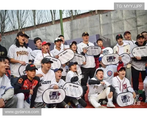 体育明星赛场外的社交网络与商业链接